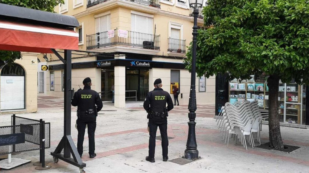 Agentes del GOAP en Los Barrios. Agentes del GOAP en Los Barrios.