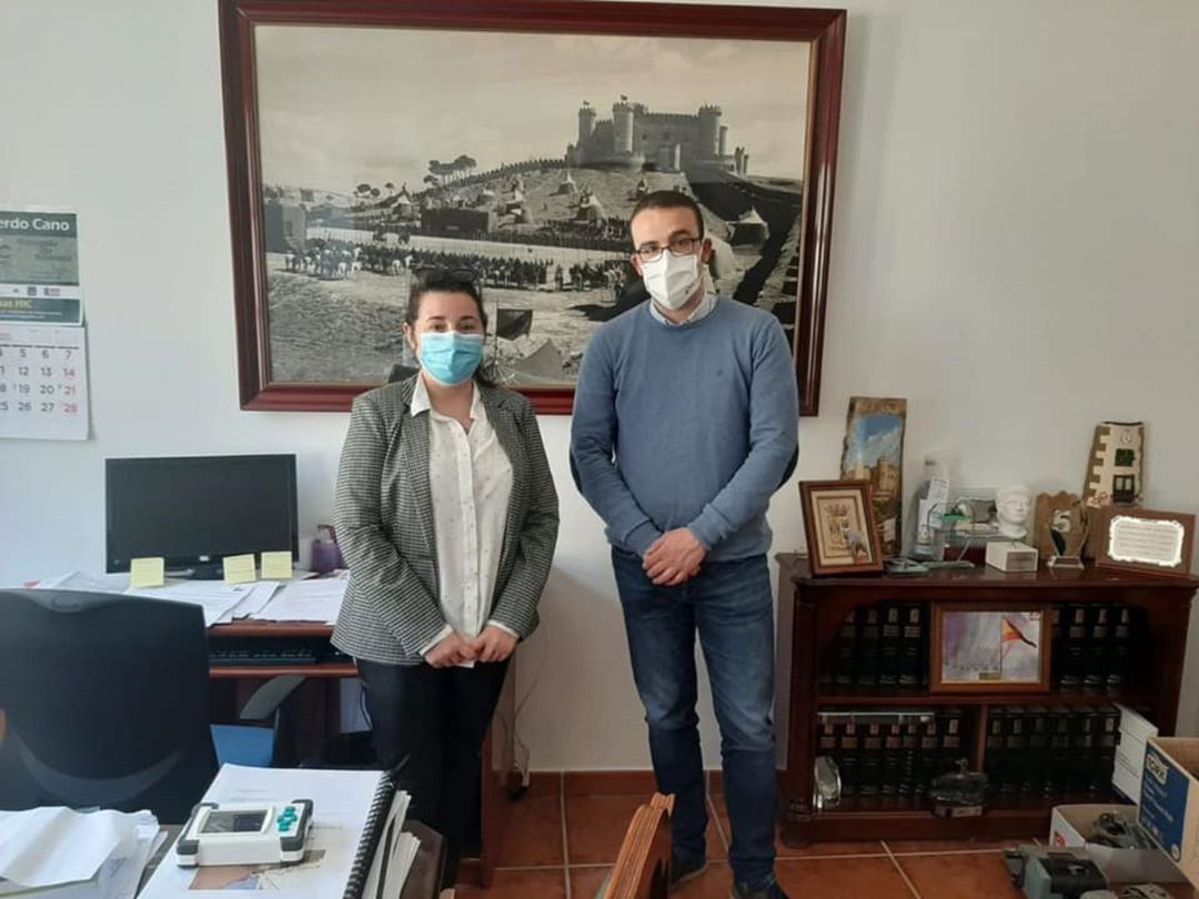 Lourdes López, alcaldesa de Belmonte, y Virgilio Antón, delegado en Cuenca de Reto Demográfico Lourdes López, alcaldesa de Belmonte, y Virgilio Antón, delegado en Cuenca de Reto Demográfico