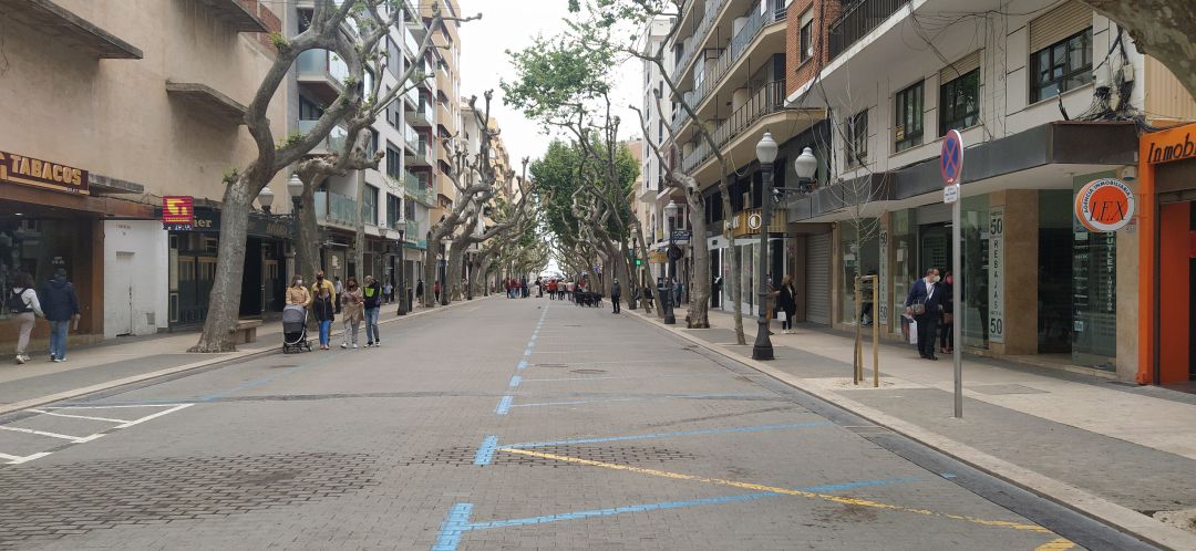 Tramo de la calle Marqués de Campo, en Dénia, el domingo 25 de abril. Tramo de la calle Marqués de Campo, en Dénia, el domingo 25 de abril.