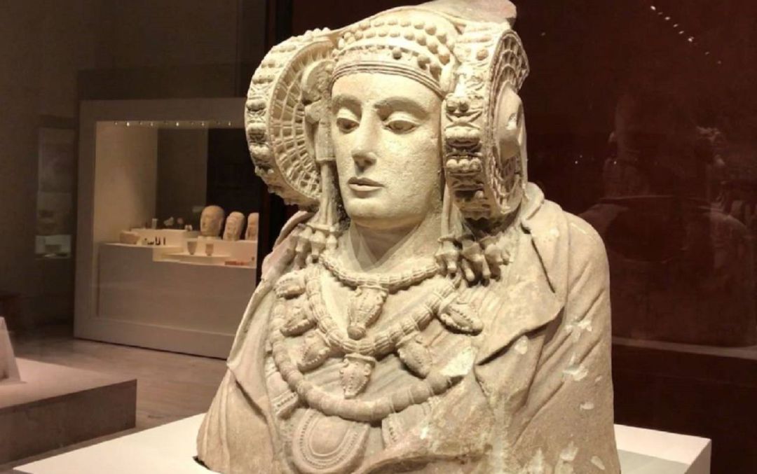 Dama de Elche Dama de Elche