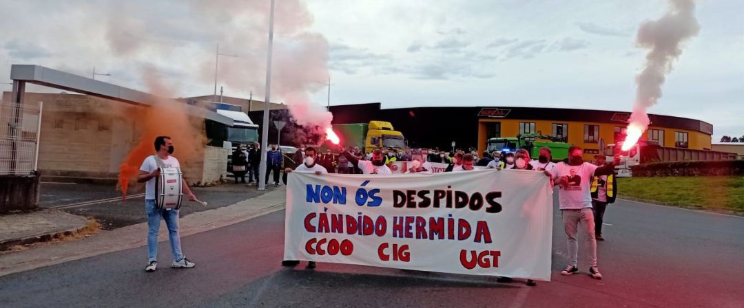 Manifestación de los trabajadores despedidos de Cándido Hermida Manifestación de los trabajadores despedidos de Cándido Hermida