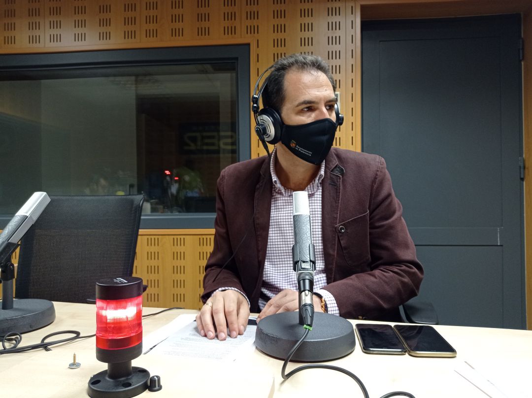 Mario Simón, alcalde de Palencia, en los estudios de la Ser Mario Simón, alcalde de Palencia, en los estudios de la Ser