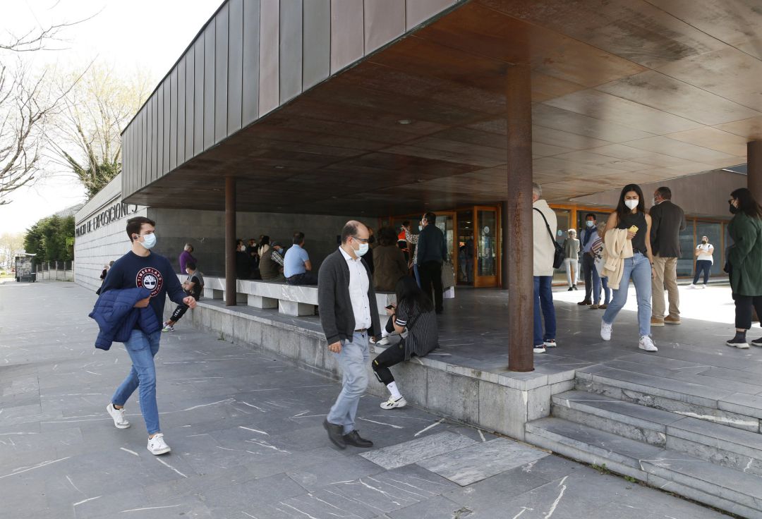 Palacio de Exposiciones y Congresos de Santander, donde se ha habilitado un 'vacunódromo'. Palacio de Exposiciones y Congresos de Santander, donde se ha habilitado un 'vacunódromo'.