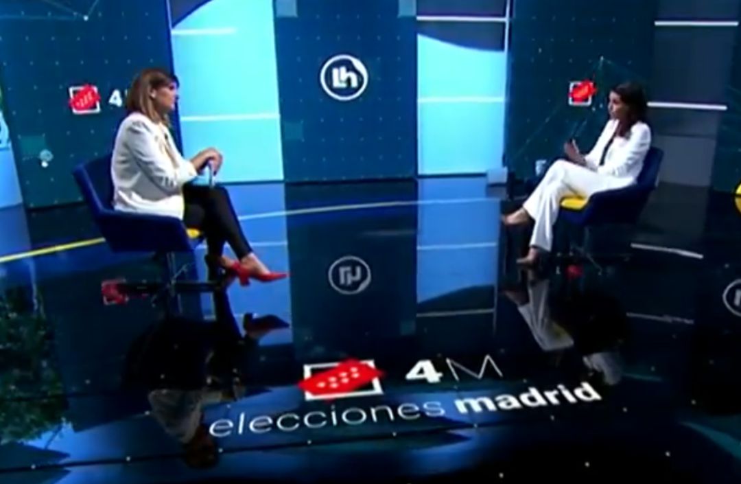 Mónica García entrevista a Rocío Monasterio. Mónica García entrevista a Rocío Monasterio.