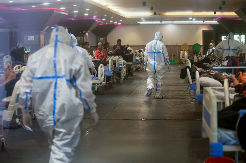 Un salón de banquetes de Nueva Delhi, convertido en un hospital de pacientes de coronavirus.
Un salón de banquetes de Nueva Delhi, convertido en un hospital de pacientes de coronavirus.