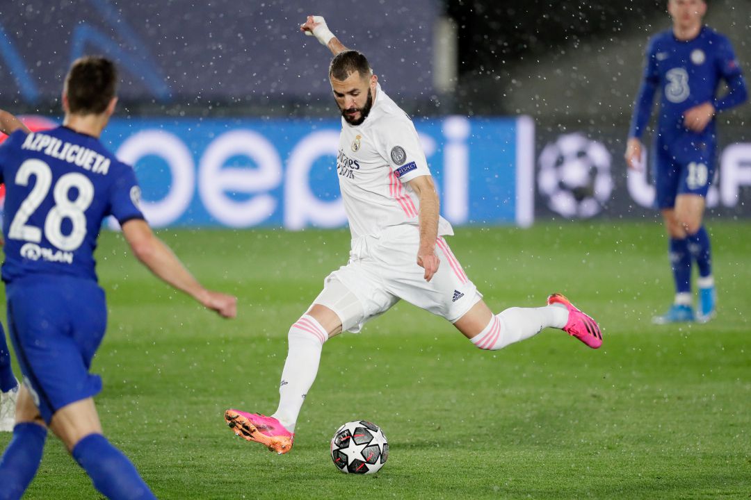Benzema, durante el partido contra el Chelsea. Benzema, durante el partido contra el Chelsea.