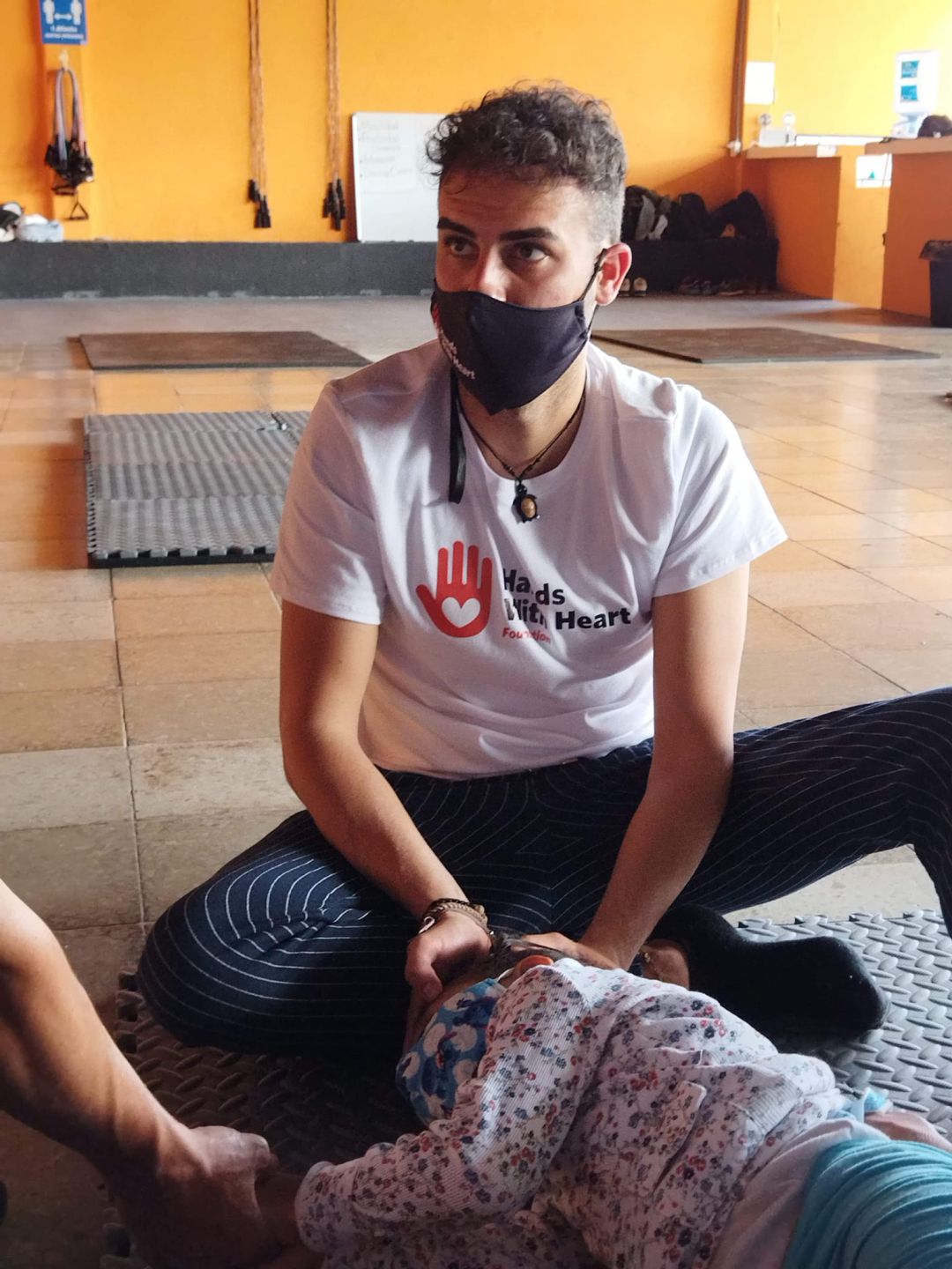 Carlos Alegrías, fisioterapeuta de la Jara acaba de regresar de un viaje de voluntariado en Costa Rica Carlos Alegrías, fisioterapeuta de la Jara acaba de regresar de un viaje de voluntariado en Costa Rica
