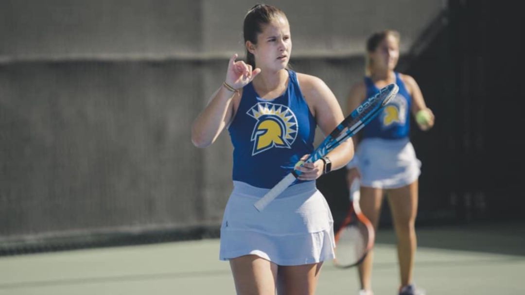 Raquel Villán consiguió la clasificación a las fases finales con la Universidad de San José. Raquel Villán consiguió la clasificación a las fases finales con la Universidad de San José.