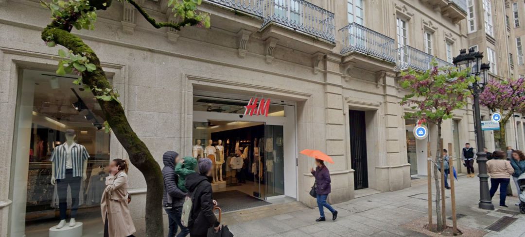 Tienda de H&M en la calle del Paseo Tienda de H&M en la calle del Paseo