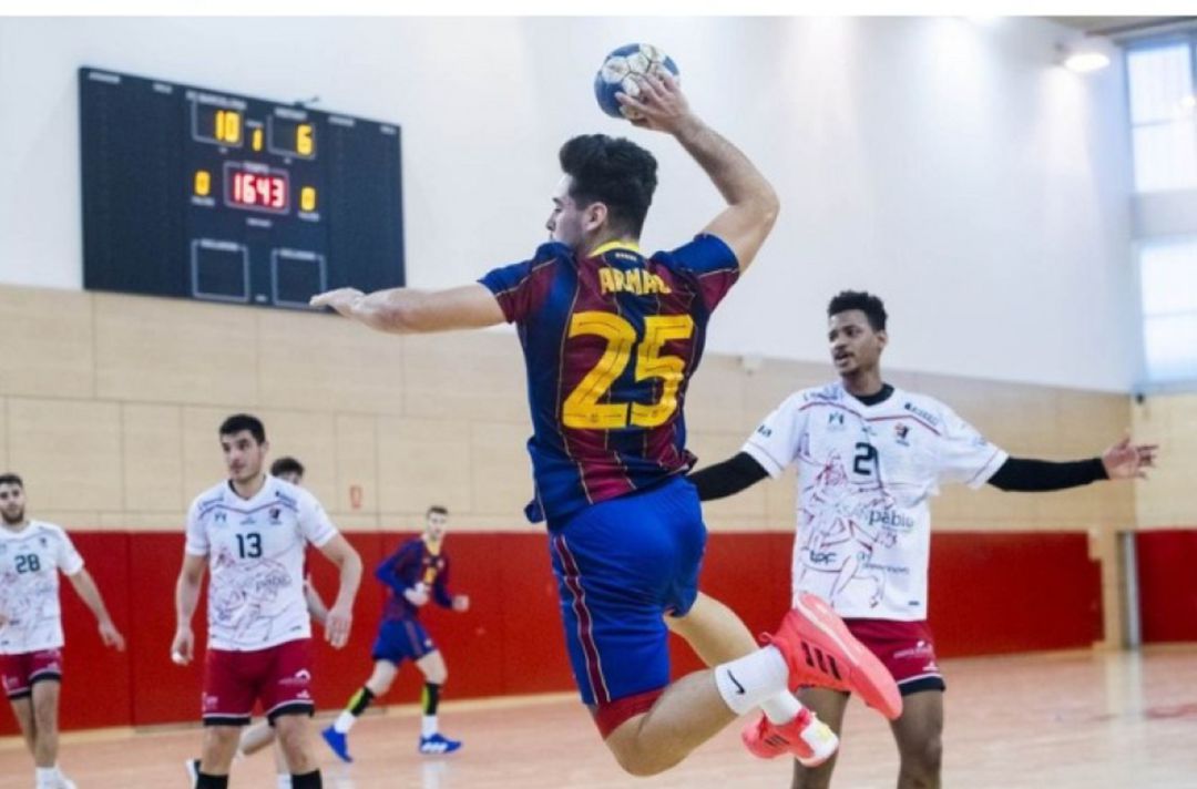Arnau en un partido del Barcelona B Arnau en un partido del Barcelona B