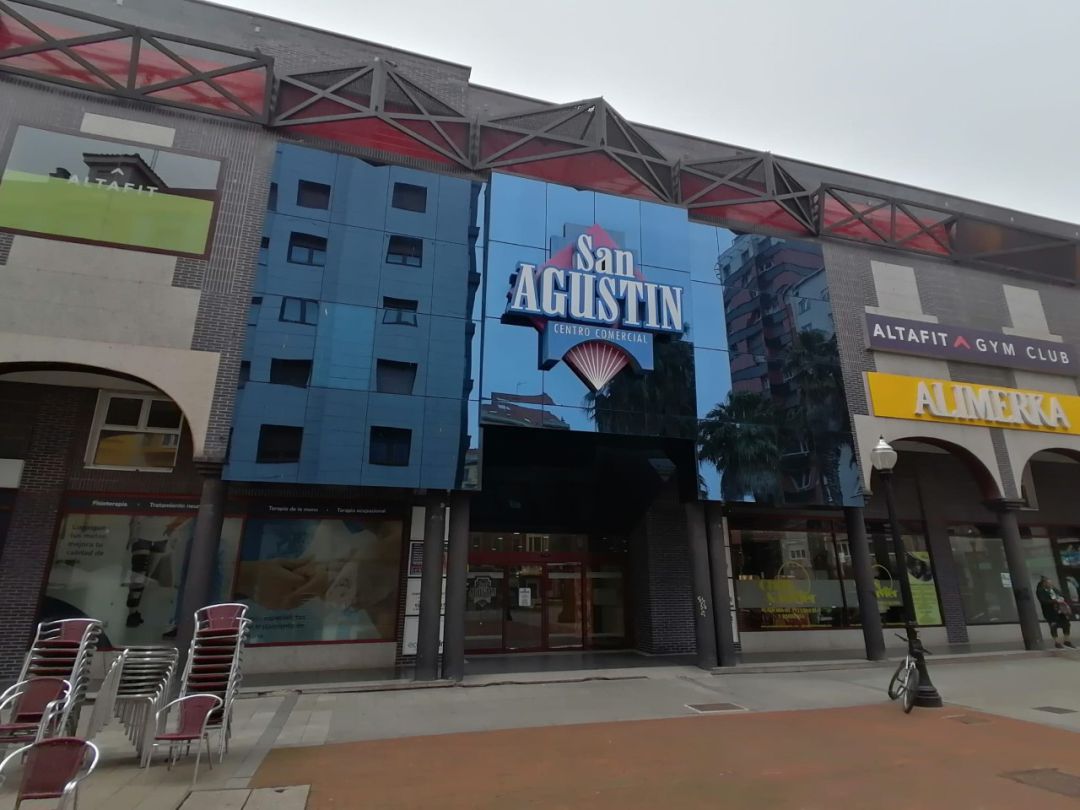 Exteriores del centro comercial donde se ubican las instalaciones. Exteriores del centro comercial donde se ubican las instalaciones.