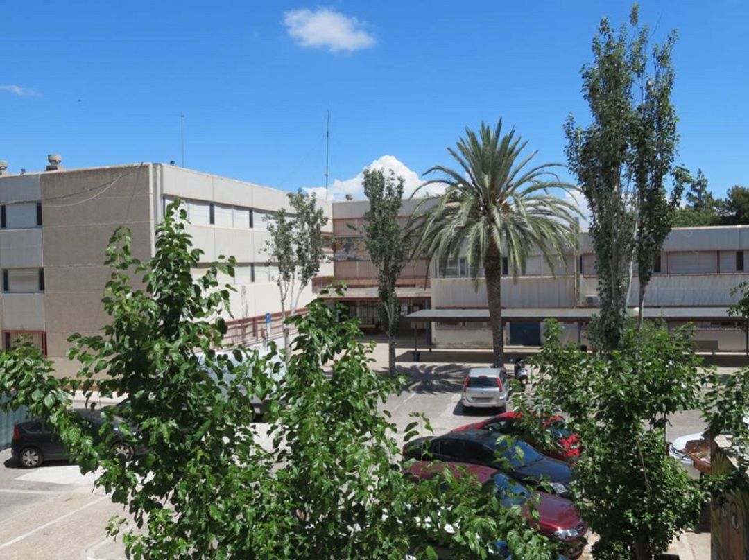 Edificio de Bachillerato y ESO del IES Virgen del Remedio Edificio de Bachillerato y ESO del IES Virgen del Remedio