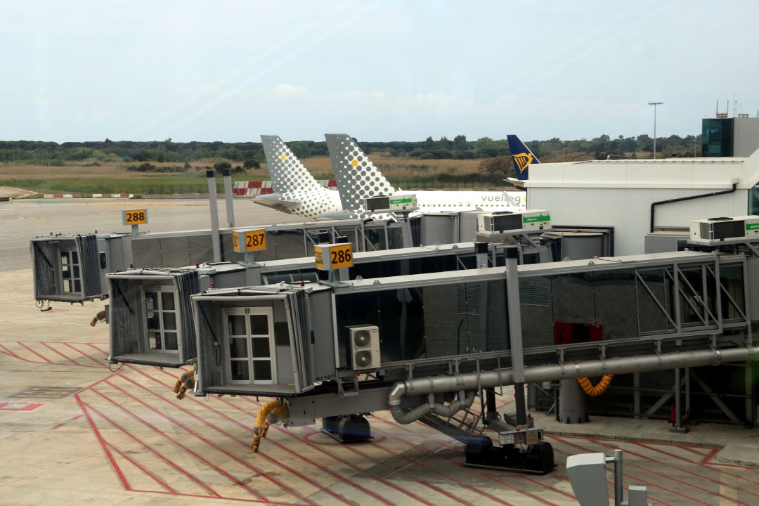 Alguns dels nous 'fingers' que s'han instal·lat al dic sud de la terminal 1 Alguns dels nous 'fingers' que s'han instal·lat al dic sud de la terminal 1