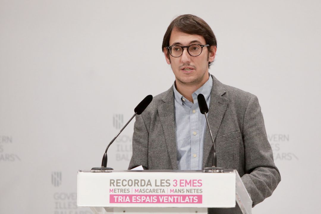 El conseller de Turismo se ha reunido con los representantes de la PIMEEF El conseller de Turismo se ha reunido con los representantes de la PIMEEF