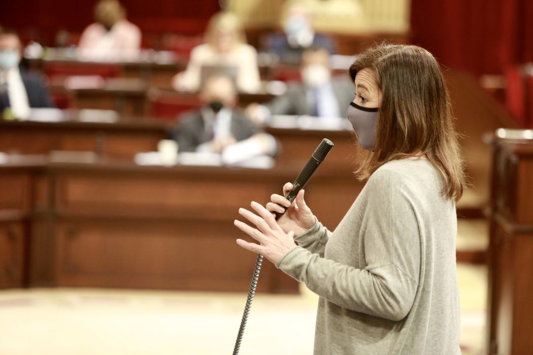Archivo - La presidenta del Govern balear, Francina Armengol, durante una intervención en el Parlament. Archivo - La presidenta del Govern balear, Francina Armengol, durante una intervención en el Parlament.