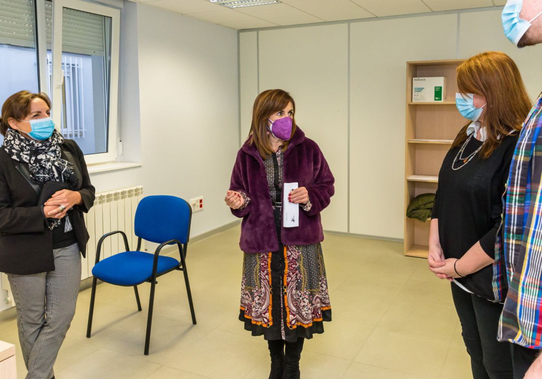 La consejera de Empleo y Políticas Sociales, Ana Belén Álvarez (en el centro), en una imagen de archivo. La consejera de Empleo y Políticas Sociales, Ana Belén Álvarez (en el centro), en una imagen de archivo.