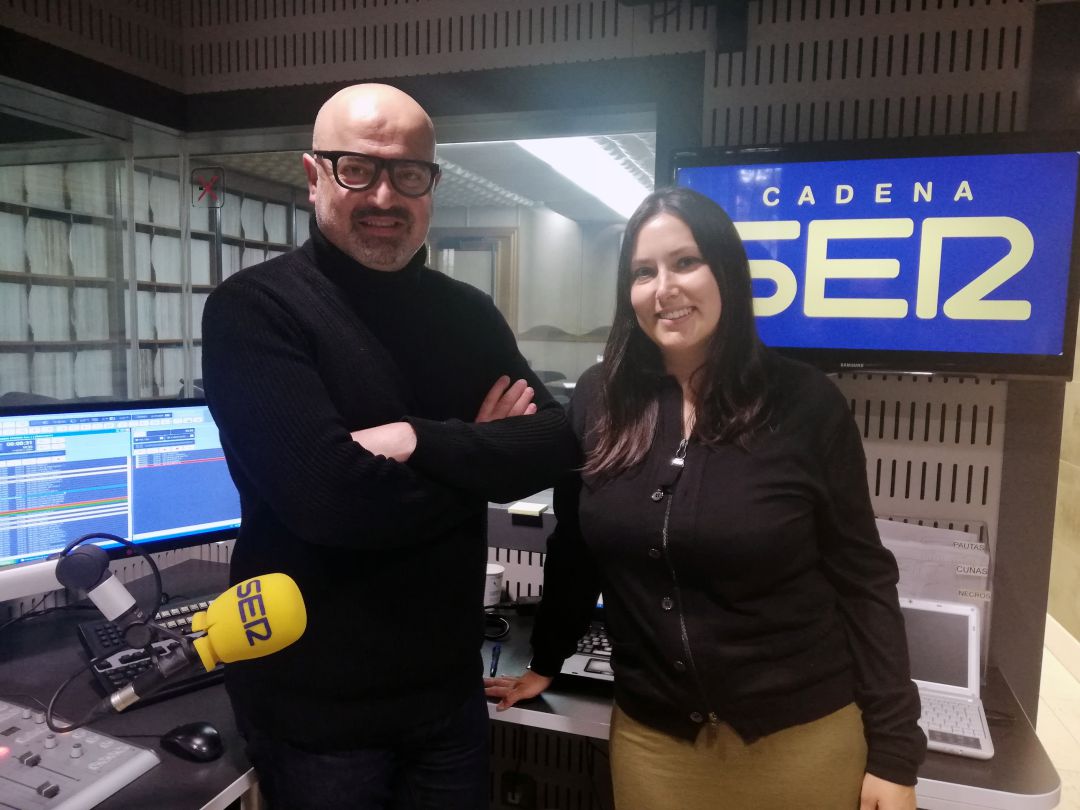 Juan Carlos Monroy e Irene Rodríguez en los estudios de RADIO SEGOVIA Juan Carlos Monroy e Irene Rodríguez en los estudios de RADIO SEGOVIA