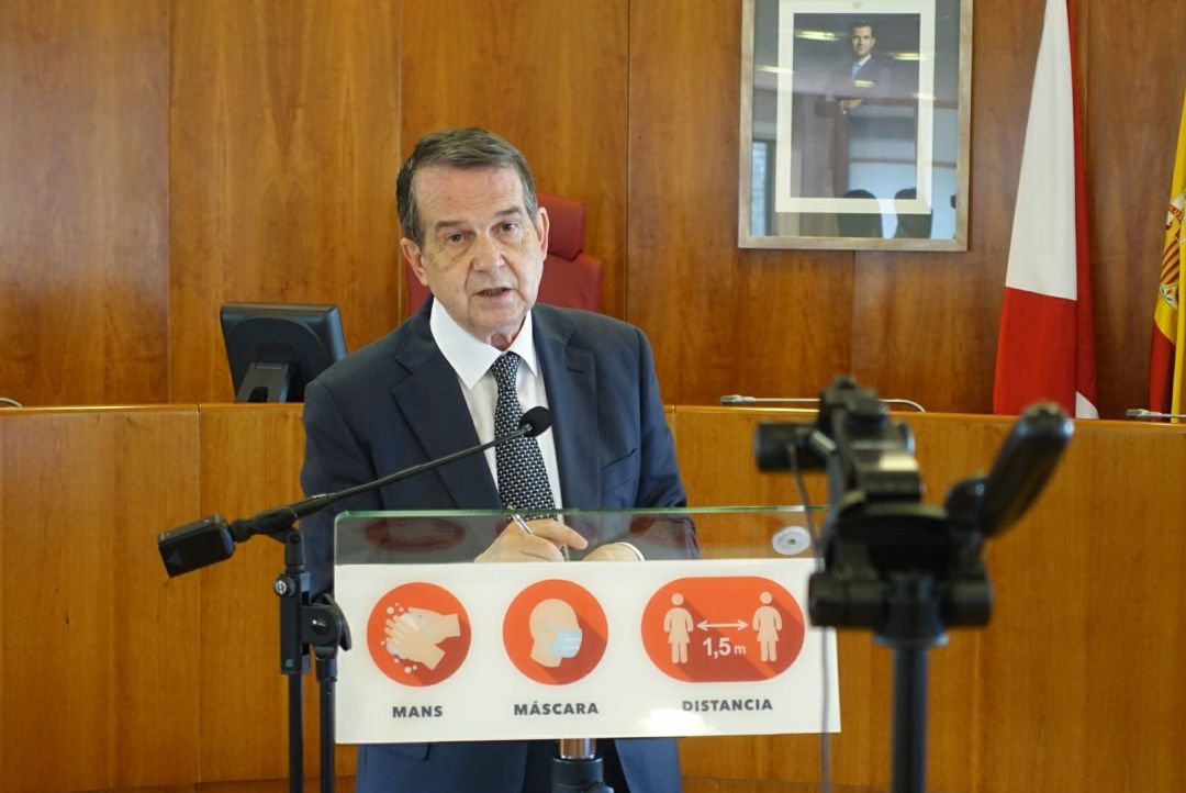 El alcalde de Vigo, Abel Caballero, en rueda de prensa
El alcalde de Vigo, Abel Caballero, en rueda de prensa