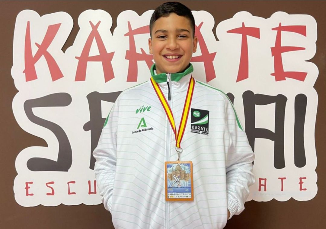 Dojo Sempai luciendo el bronce nacional. Dojo Sempai luciendo el bronce nacional.