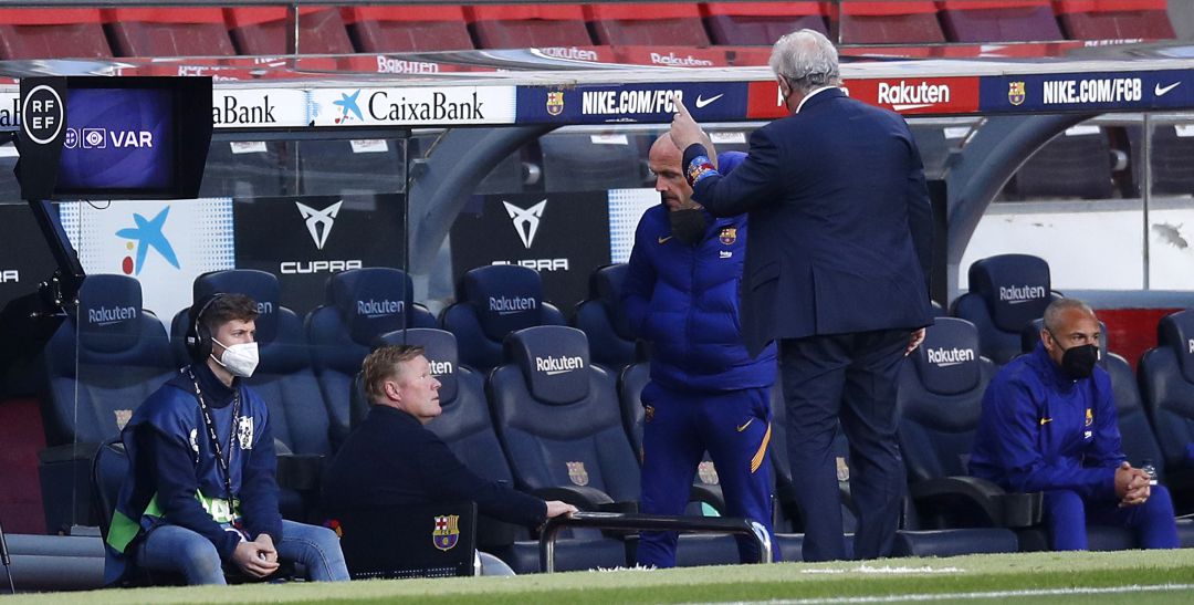 Ronald Koeman, tras ser expulsado ante el Granada Ronald Koeman, tras ser expulsado ante el Granada