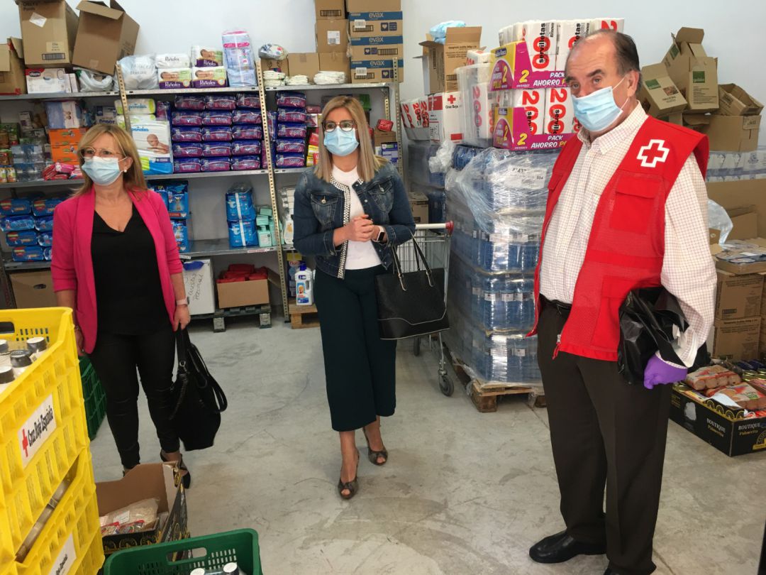 Visita de la alcaldesa a Cruz Roja Petrer Visita de la alcaldesa a Cruz Roja Petrer