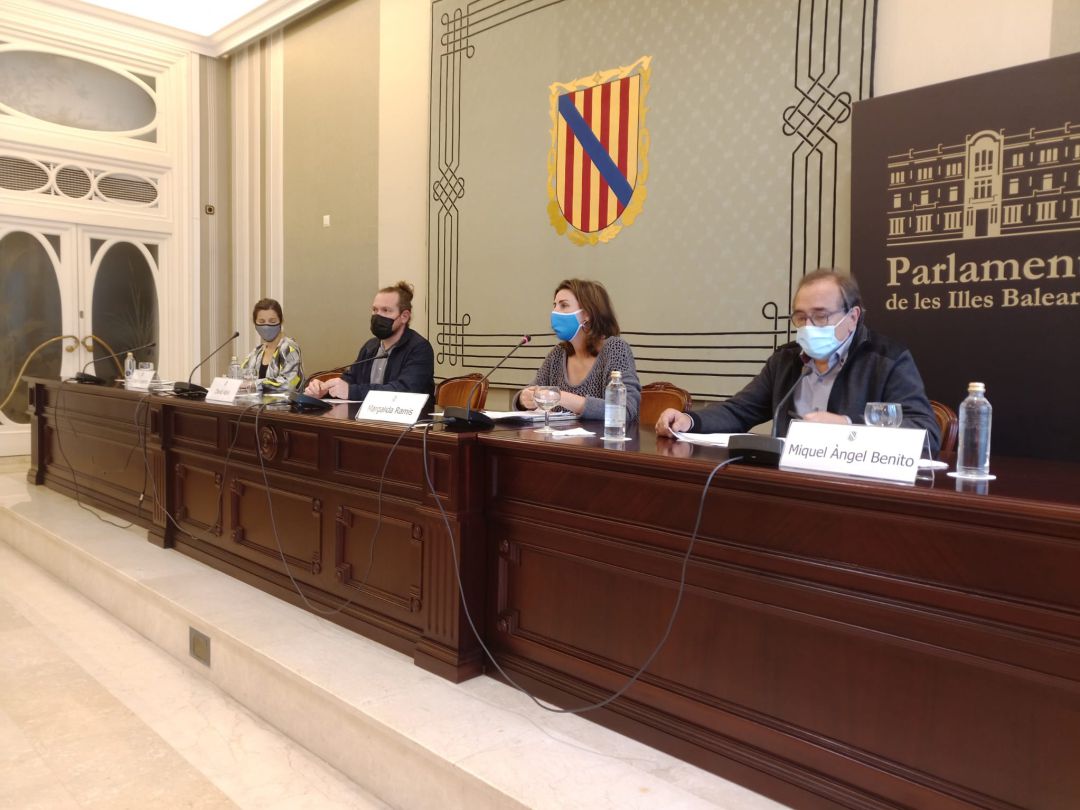 Rueda de prensa Fórum de la Societat Civil. Rueda de prensa Fórum de la Societat Civil.