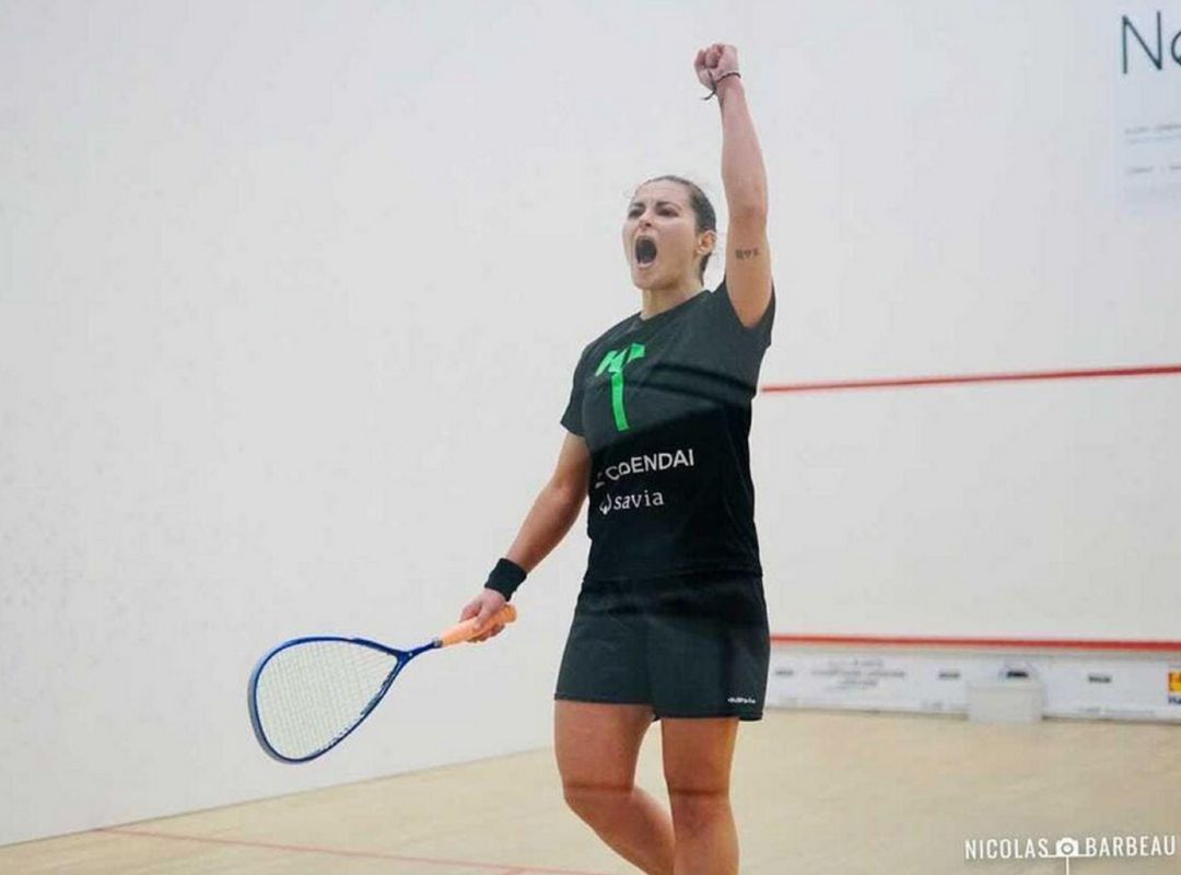 Cristina Gómez practicando squash Cristina Gómez practicando squash