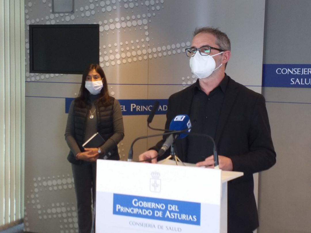 El director general de Salud Pública, Rafael Cofiño, durante una rueda de prensa. El director general de Salud Pública, Rafael Cofiño, durante una rueda de prensa.