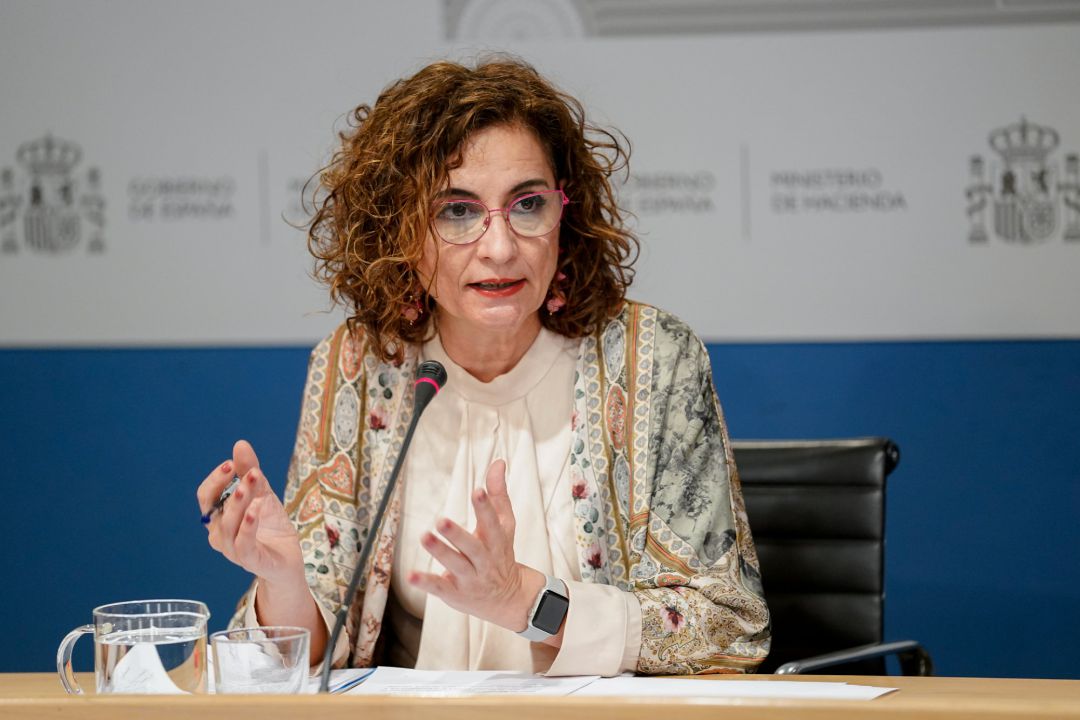 La ministra de Hacienda, María Jesús Montero, durante la presentación de las proyecciones de déficit incluidas en el Programa de Estabilidad. La ministra de Hacienda, María Jesús Montero, durante la presentación de las proyecciones de déficit incluidas en el Programa de Estabilidad.