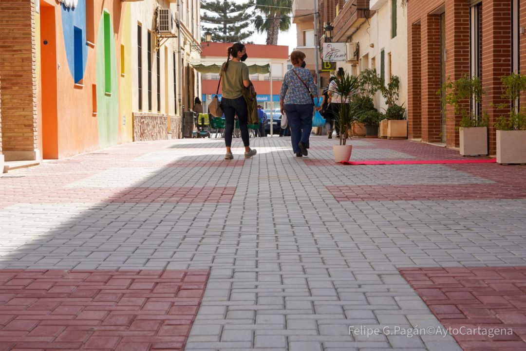 Obras de semipeatonalización en Pozo Estrecho Obras de semipeatonalización en Pozo Estrecho