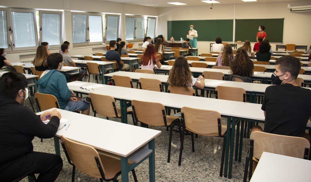 Alumnos en la EBAU Alumnos en la EBAU