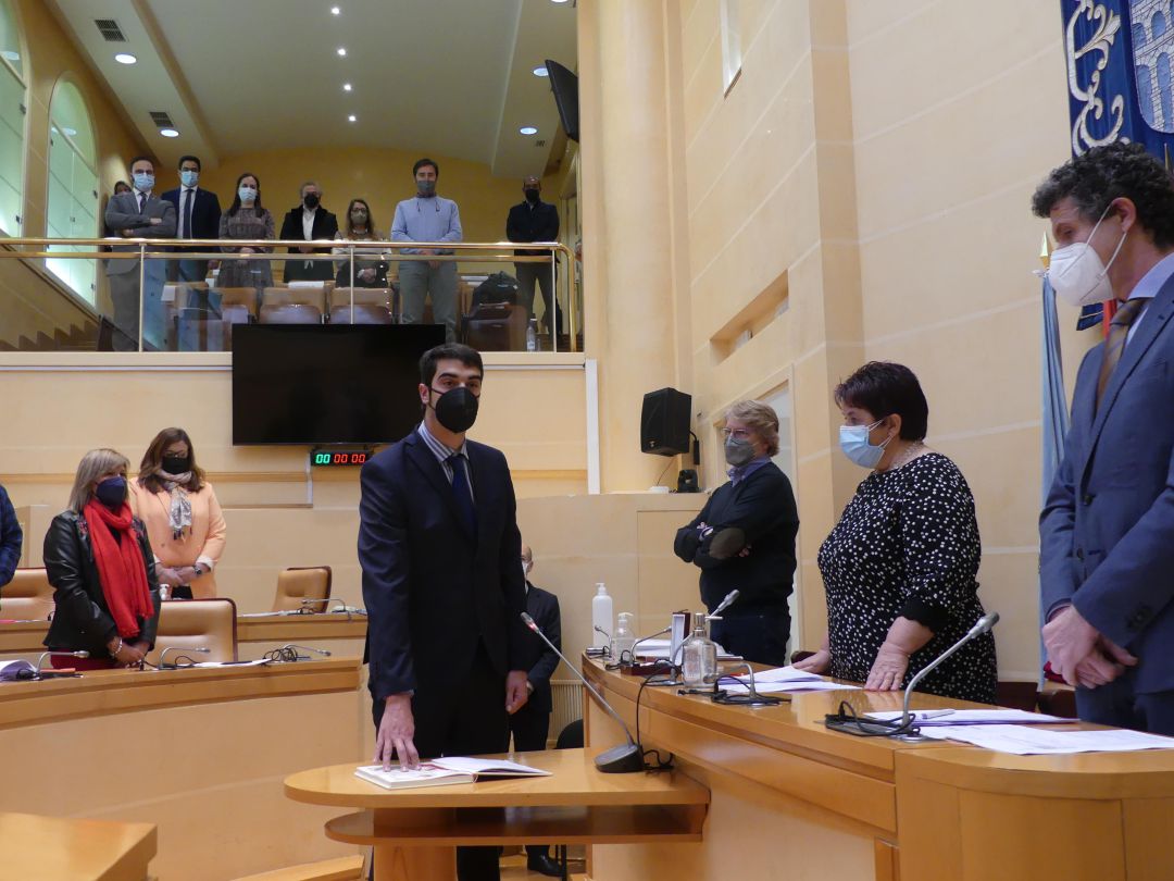 Gabriel Cobos toma posesión como nuevo concejal del PP en el Ayuntamiento de Segovia Gabriel Cobos toma posesión como nuevo concejal del PP en el Ayuntamiento de Segovia
