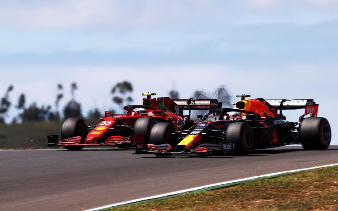 Carlos Sainz, junto a Verstappen en la calificación del GP de Portugal. Carlos Sainz, junto a Verstappen en la calificación del GP de Portugal.