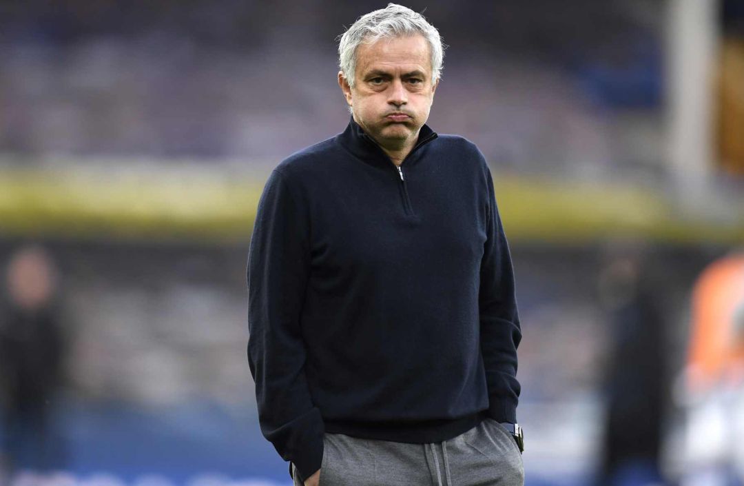 Mourinho, en uno de sus últimos partidos con el Tottenham. Mourinho, en uno de sus últimos partidos con el Tottenham.