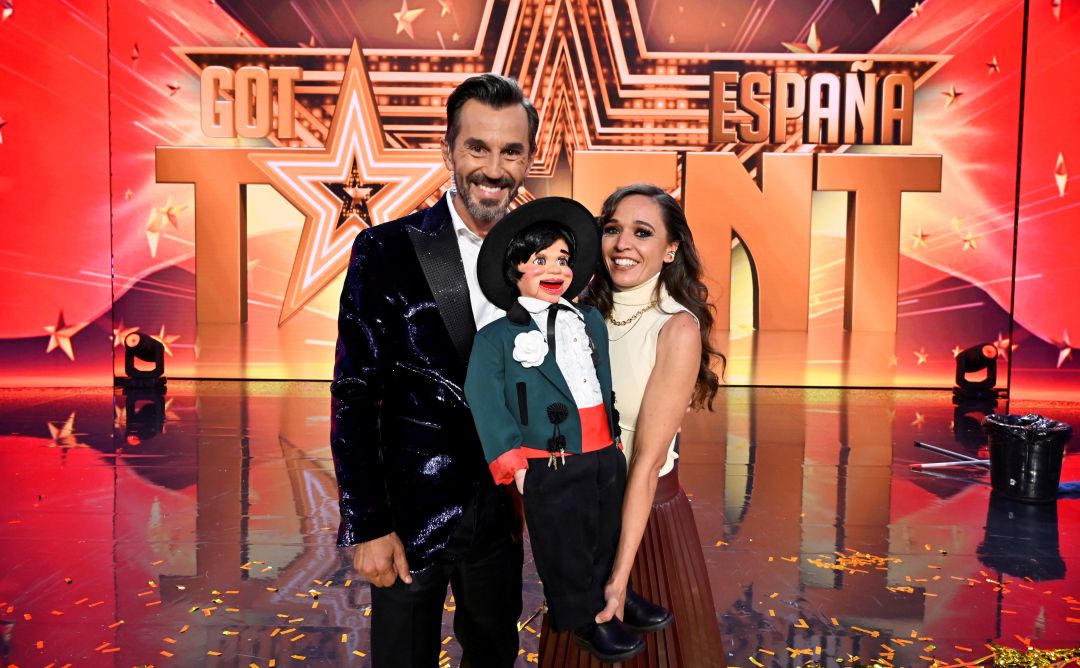 La ventrílocua Celia Jiménez, acompañada de su marioneta, Joselito, y Santi Millán, presentador de 'Got Talent' La ventrílocua Celia Jiménez, acompañada de su marioneta, Joselito, y Santi Millán, presentador de 'Got Talent'