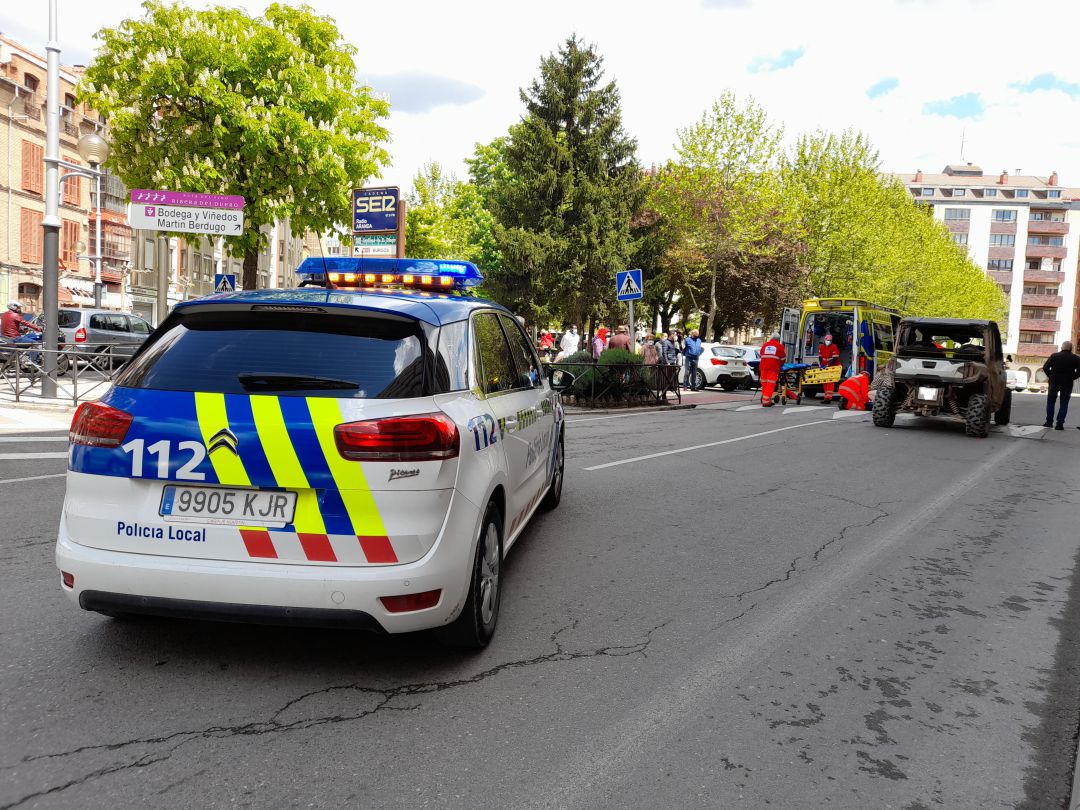 Emergencias Sanitarias ha atendido a la mujer en el lugar del suceso y la ha trasladado al Hospital de los Santos Reyes Emergencias Sanitarias ha atendido a la mujer en el lugar del suceso y la ha trasladado al Hospital de los Santos Reyes