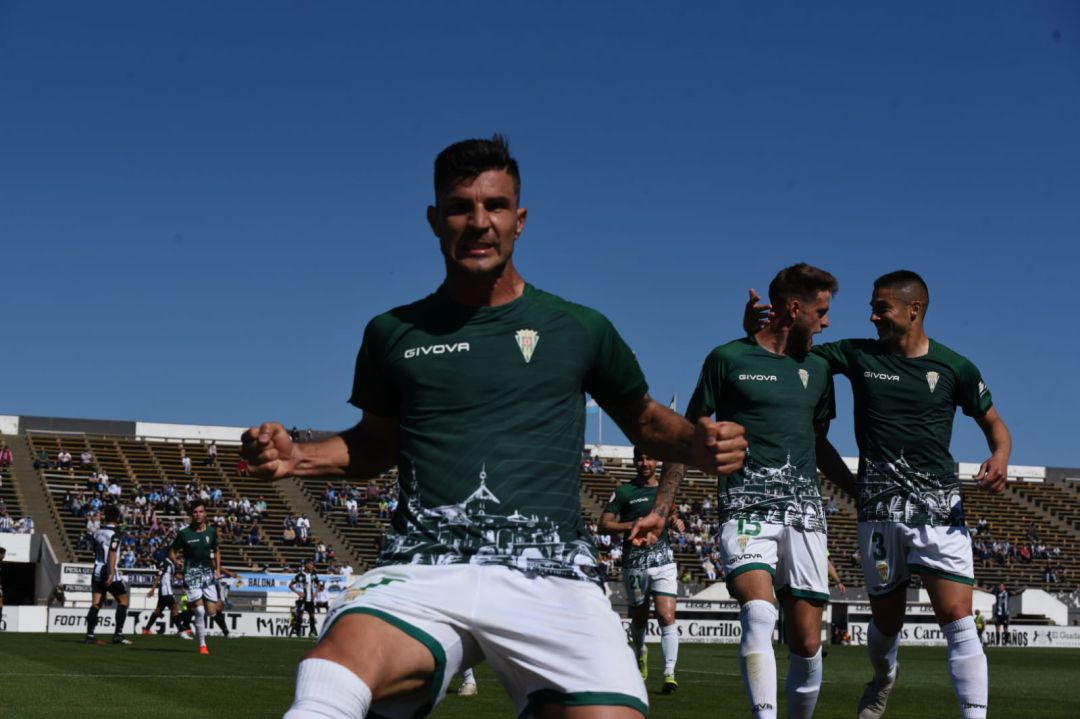 Willy celbrando su gol ante la Balona. Willy celbrando su gol ante la Balona.