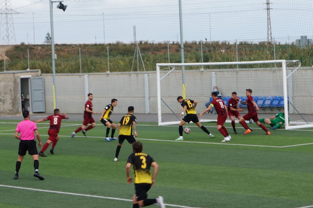 David Guinot se aprovechó de una indecisión de la defensa azulgrana para marcar el 1-0 David Guinot se aprovechó de una indecisión de la defensa azulgrana para marcar el 1-0