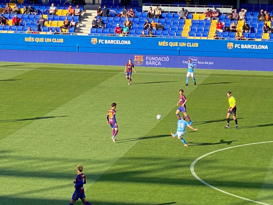 Javi Lara en una acción del partido Javi Lara en una acción del partido