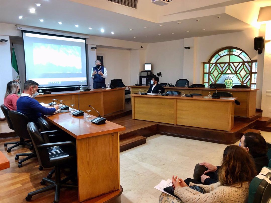Un momento de la presentación. Un momento de la presentación.