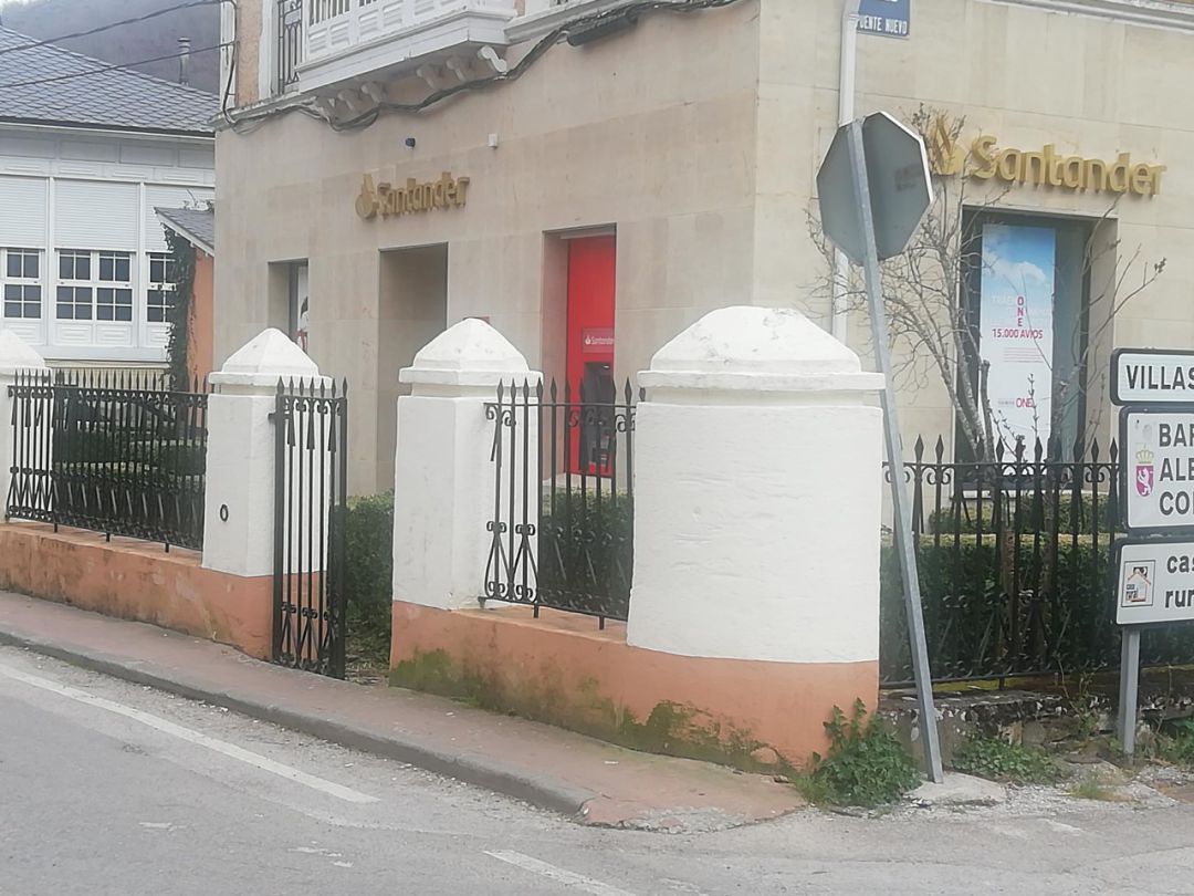 Oficina del Santander en Vega de Valcarce Oficina del Santander en Vega de Valcarce