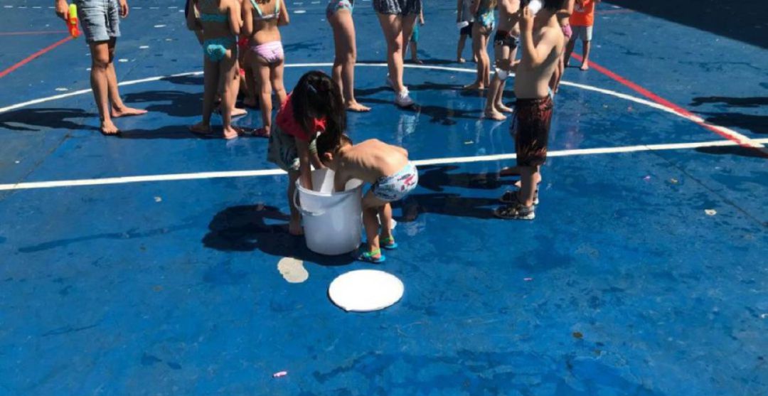 El Ayuntamiento de Bilbao ofertará 4.420 plazas para sus programas de ocio educativo, saludable y conciliación familiar en verano, dirigidos a niños, niñas y jóvenes de entre 3 y 18 años. El Ayuntamiento de Bilbao ofertará 4.420 plazas para sus programas de ocio educativo, saludable y conciliación familiar en verano, dirigidos a niños, niñas y jóvenes de entre 3 y 18 años.
