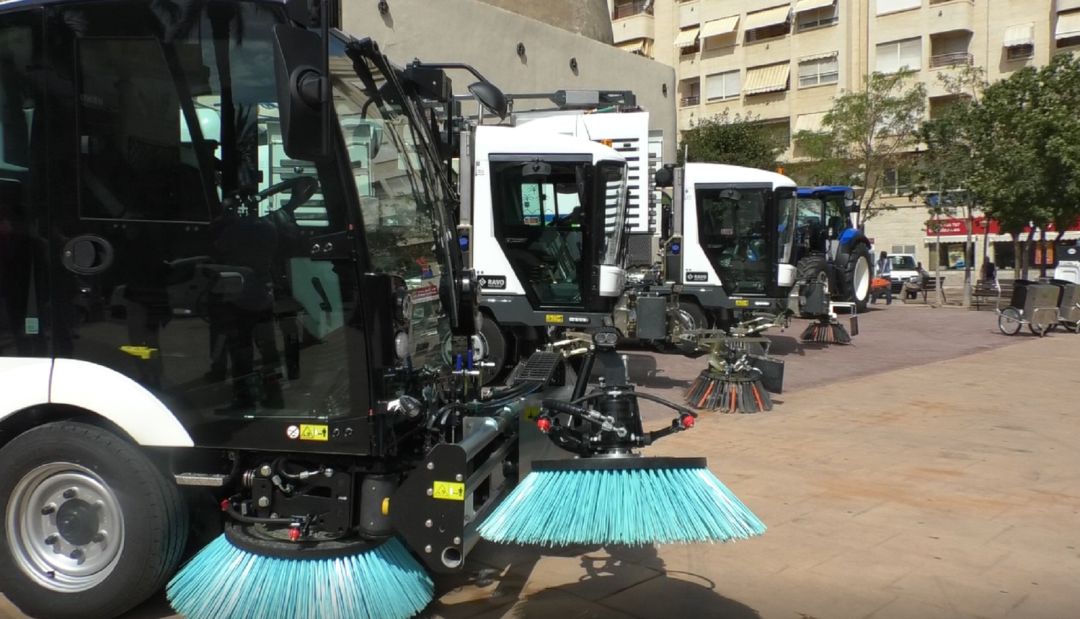 Maquinaria del nuevo servicio de limpieza Maquinaria del nuevo servicio de limpieza