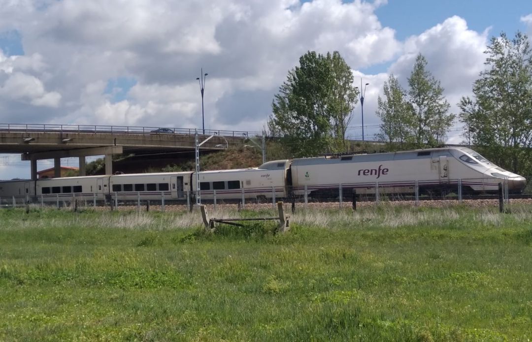 Imagen del tren descarrilado en San Andrés Imagen del tren descarrilado en San Andrés