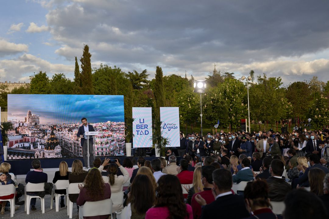 El presidente del PP, Pablo Casado interviene en el último acto de campaña del partido, en el barrio de Salamanca. El presidente del PP, Pablo Casado interviene en el último acto de campaña del partido, en el barrio de Salamanca.