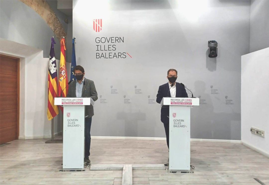 El portavoz del Govern, Iago Negueruela, y el conseller de Movilidad y Vivienda, Josep Marí. El portavoz del Govern, Iago Negueruela, y el conseller de Movilidad y Vivienda, Josep Marí.