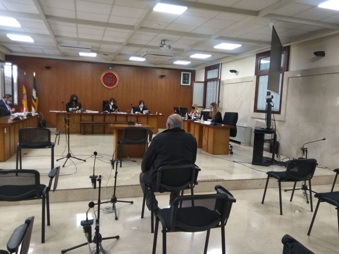 Els atenuants han permès rebaixar la condemna a l'acusat de set anys i mig a només dos anys. Els atenuants han permès rebaixar la condemna a l'acusat de set anys i mig a només dos anys.