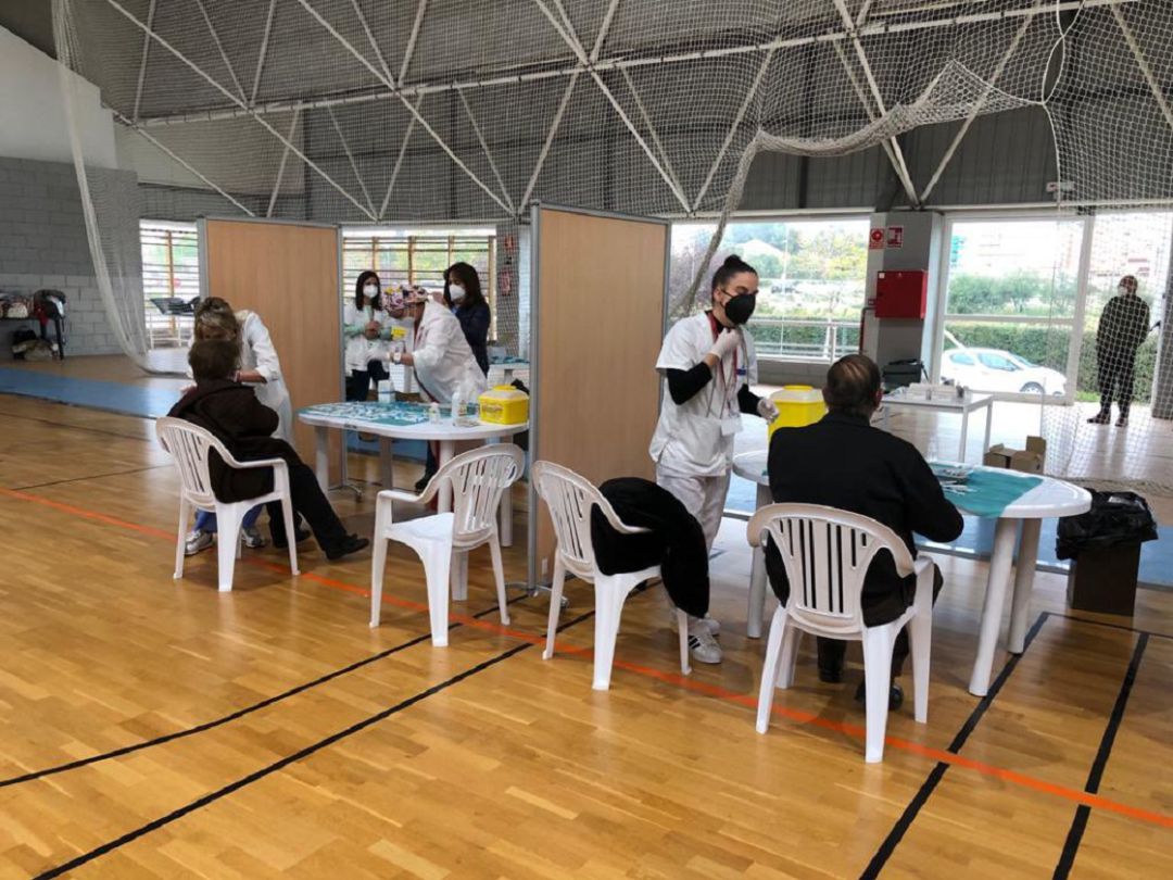 Salud desprograma más de 40.000 citas por el aplazamiento de la segunda dosis de AstraZeneca Salud desprograma más de 40.000 citas por el aplazamiento de la segunda dosis de AstraZeneca