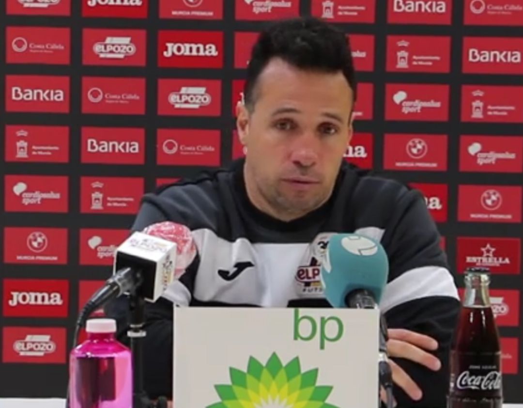 Giustozzi en sala de prensa Giustozzi en sala de prensa