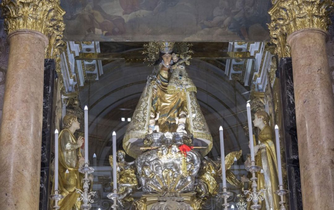 Virgen de los Desamparados Virgen de los Desamparados